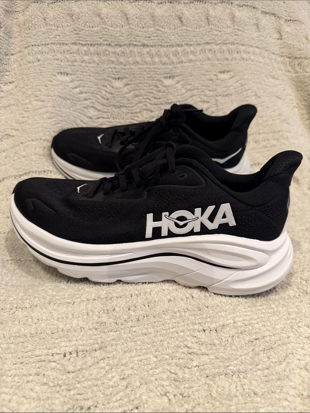 Hoka Clifton 10 size 8.5